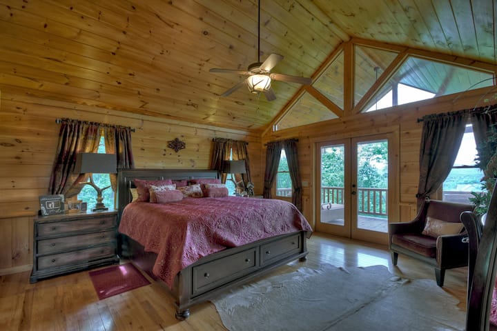 Dhomë e madhe gjumi kryesore