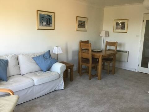 Top Airbnb: Beadnell Bay Apartment - so close to the beach in Beadnell