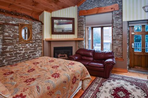 The Coach House :  Separate 2 story house