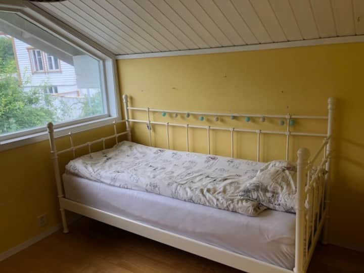Спалня 5, единично легло