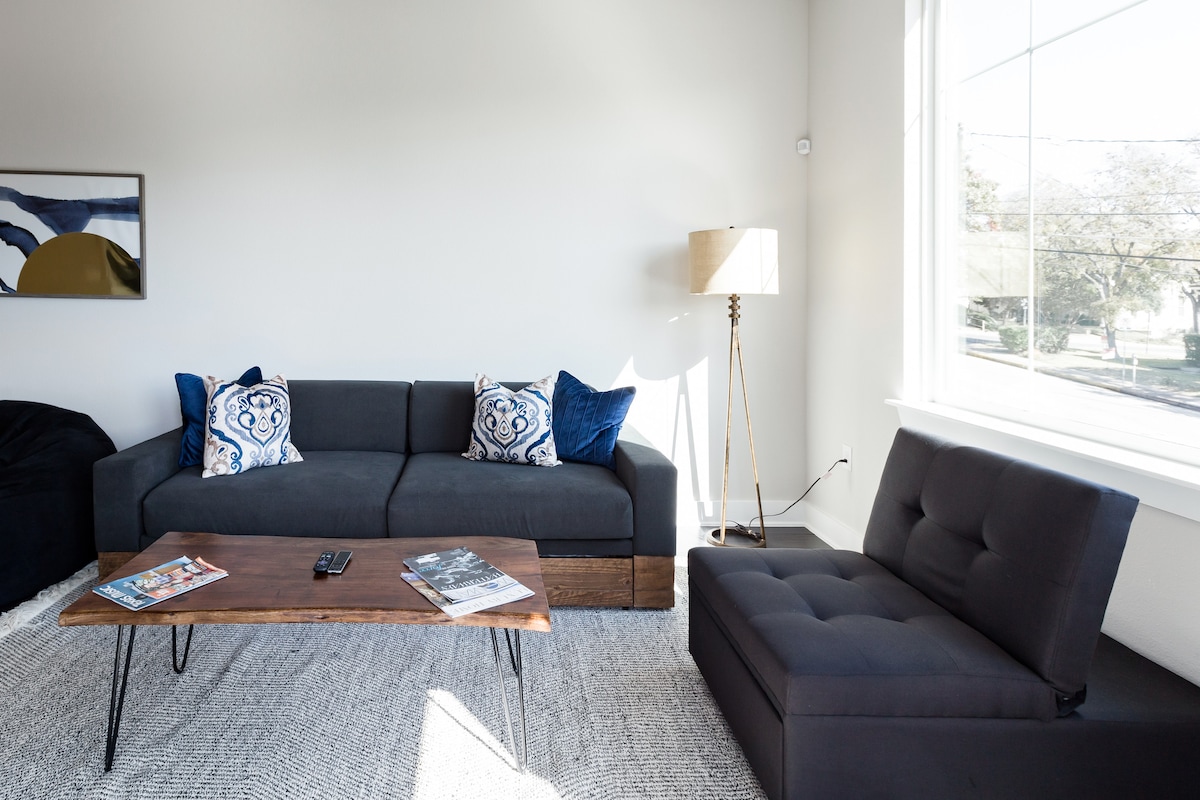 Capitol View Condos by One Fine Bnb - Paramount