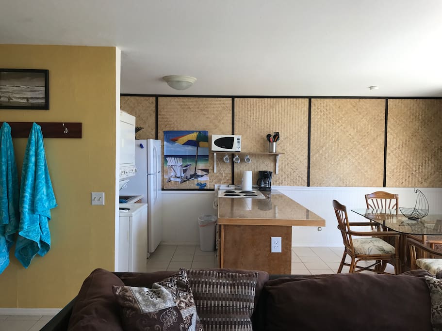 Full Kitchen and Dining Room