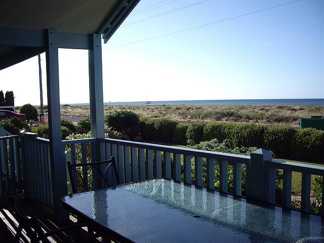 Bayside Beach House Busselton WA gallery image 2