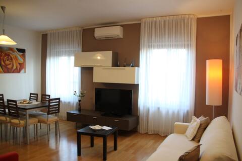 Top performing Airbnb: Casa Elena 1 Floor relaxation, serenity... art, culture in Assisi