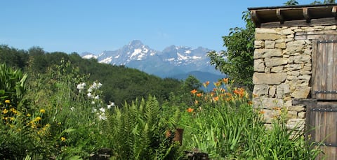 Small mountain lodge with exceptional views