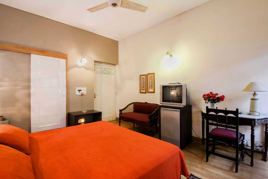 Room 2 - Queen Size.