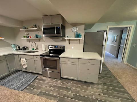 Blue Door Apartment in Bountiful!