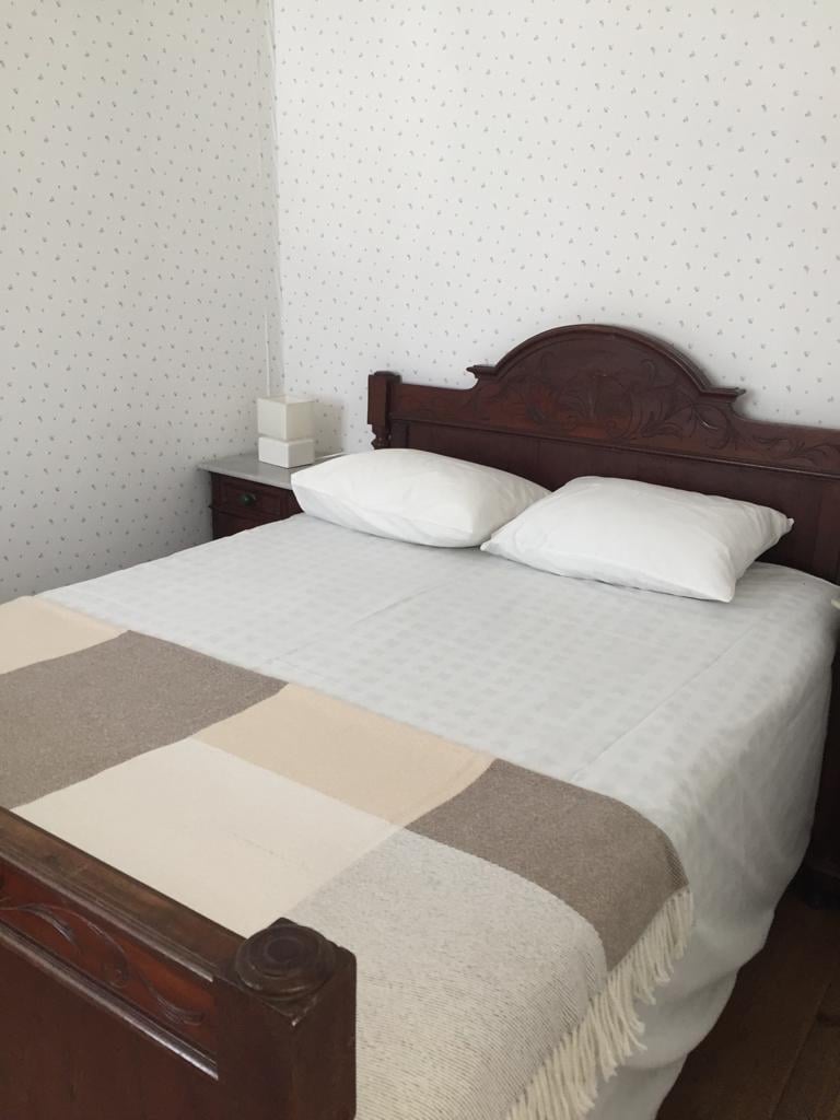 Двокреветна соба со поглед на двор