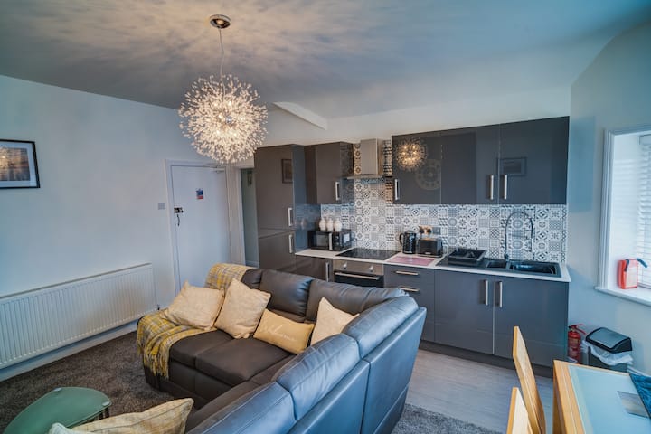 Apartment 5 Is A Beautiful 2 Bedroom Apartment. - Colwyn Bay