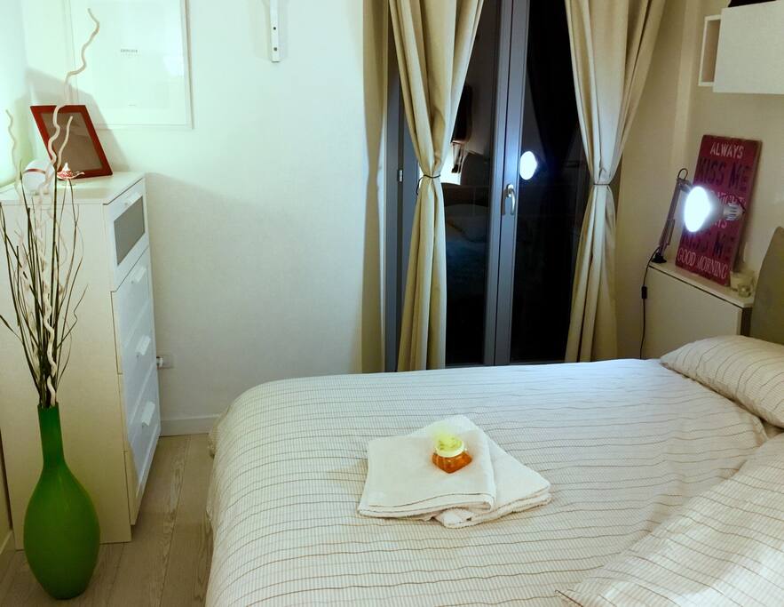 Camera da letto matrimoniale.