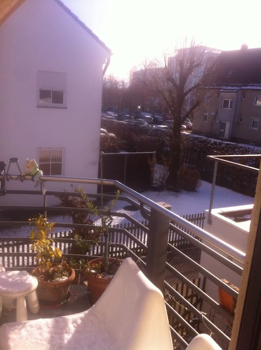 Das ist dein Blick von Deinem großen Balkon nach Osten.