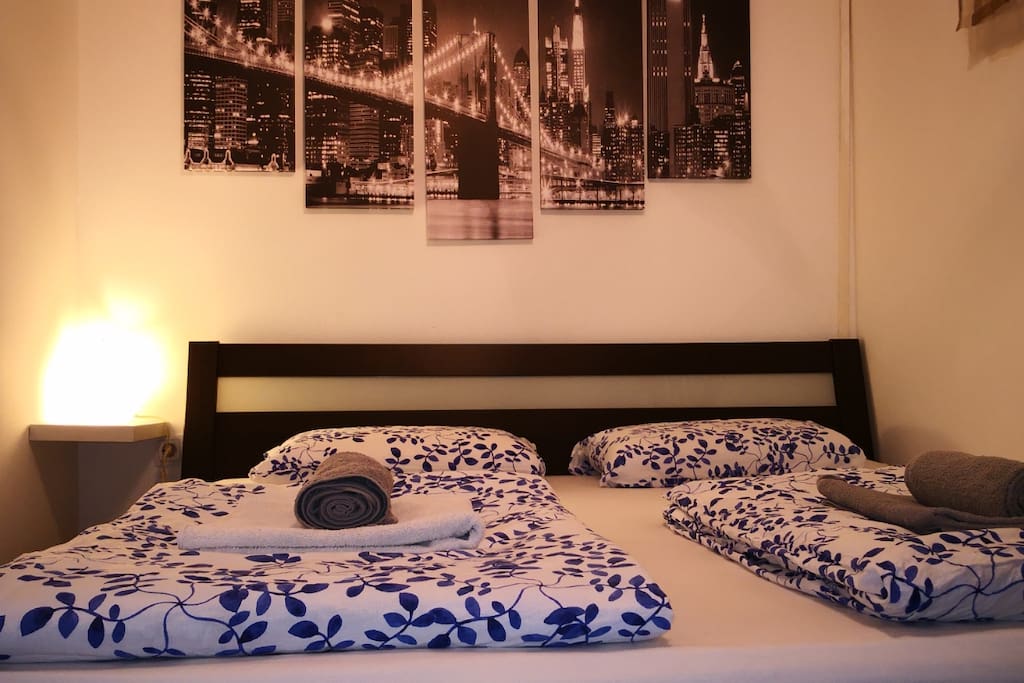 bedroom picture 1