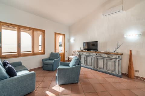 Proprietà Airbnb di successo: Golfo degli Angeli Villa with private sea access a Maracalagonis