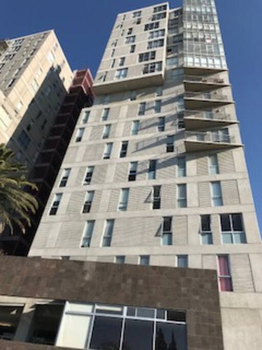 Nuevo edificio muy seguro
New Building "pretty safe"
