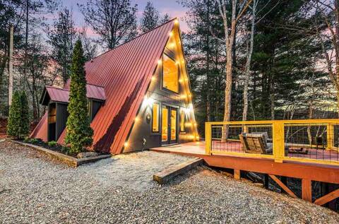 Secluded View! A-Frame Hot Tub and Fire Pit