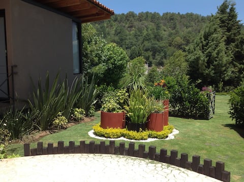 b) Acogedor Bungalow, limpieza y tranquilidad