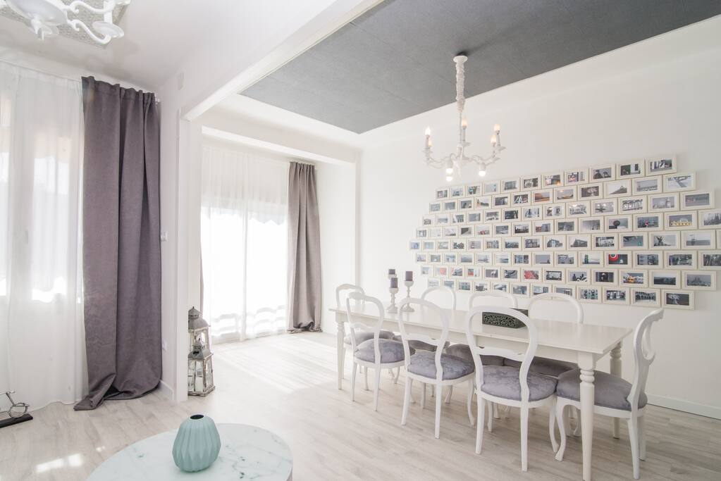 DINNING ROOM