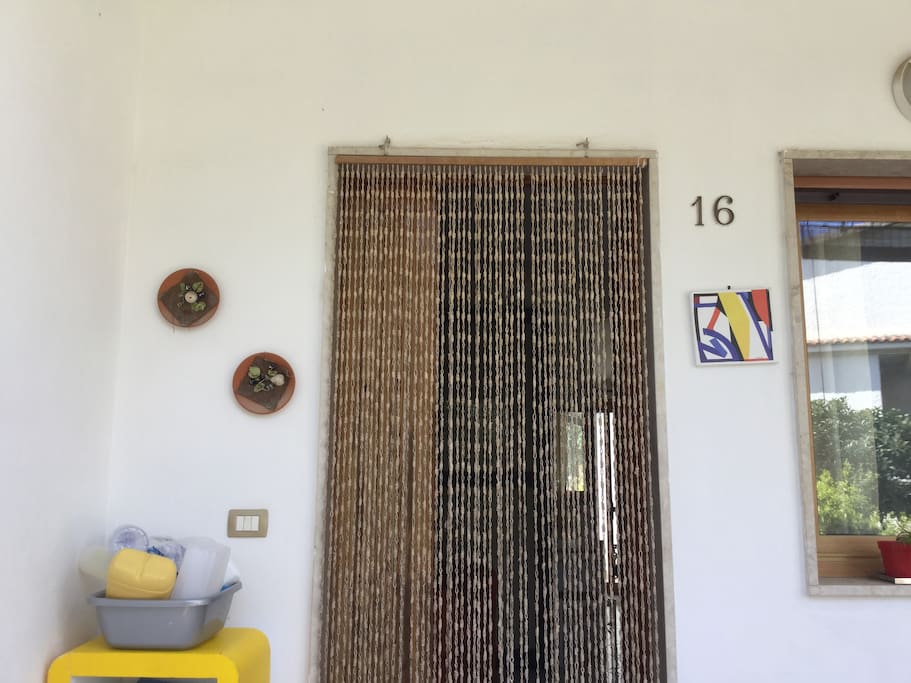 Ci trovate al numero 16