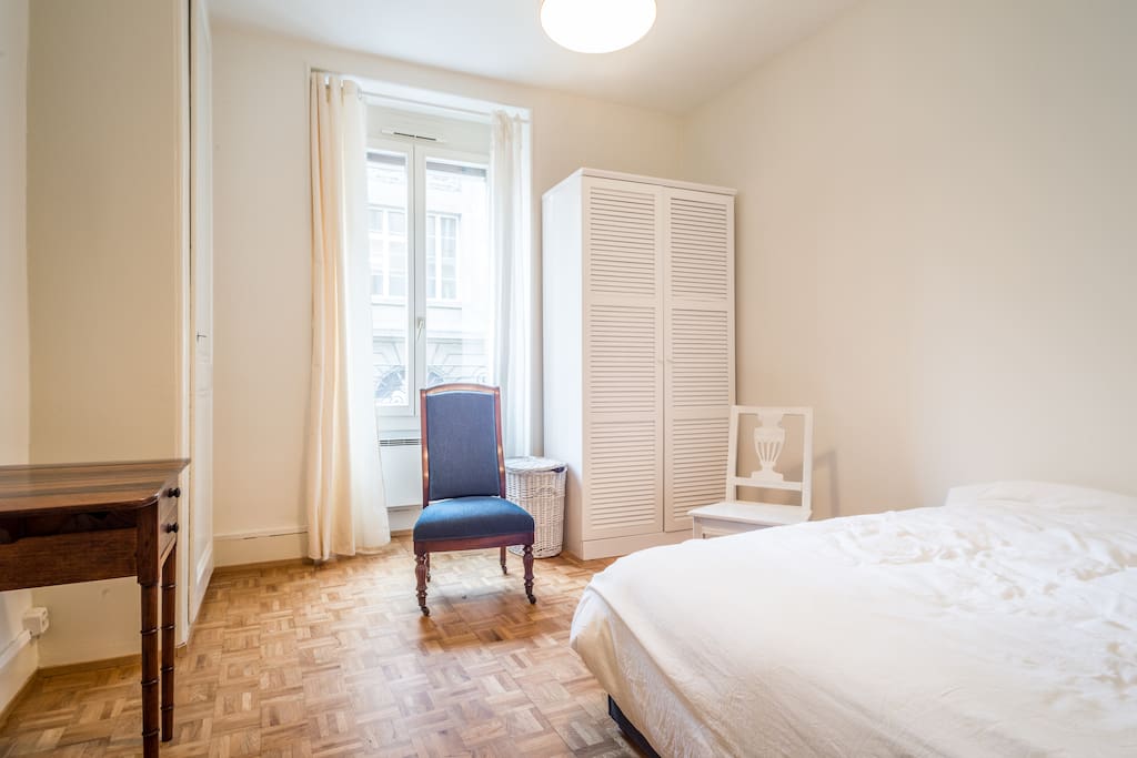 Chambre avec lit king size