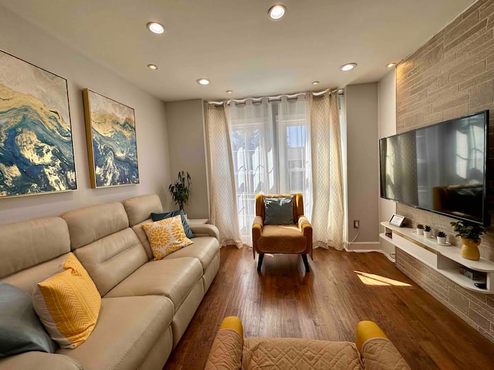 Cozy And Modern 3 Bedrooms 2.5 Bath 2 Levels - Gaithersburg, MD