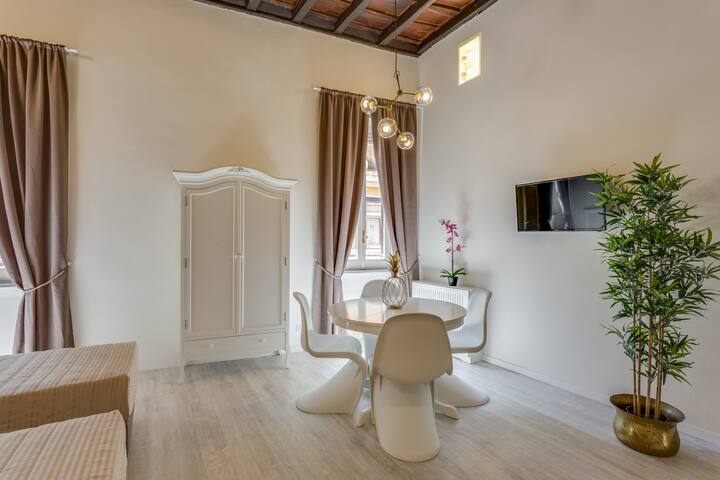 LPM Apartment 5 – Spanish Steps / Barberini gallery image 5