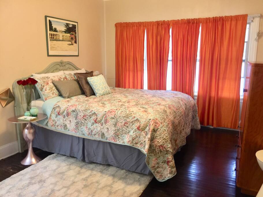 Bedroom 2
Luxurious King Bed and Silk curtains welcome you to your home away from home!