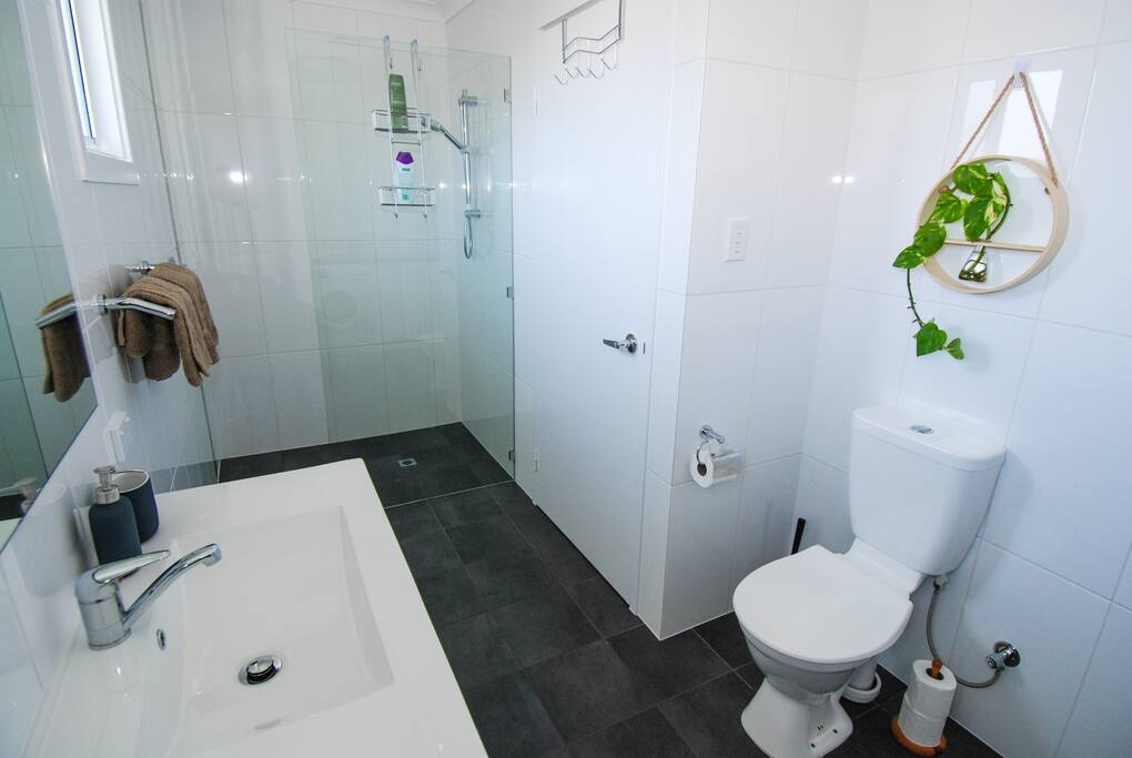 bathroom & toilet