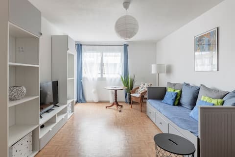 Nicolas III: 2 chambres, clim, balcon, parking