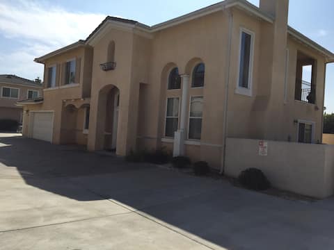 Modern/Quiet Neighborhood