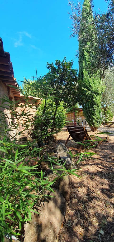 Provencal sheepfold for 2 adults and 2 children