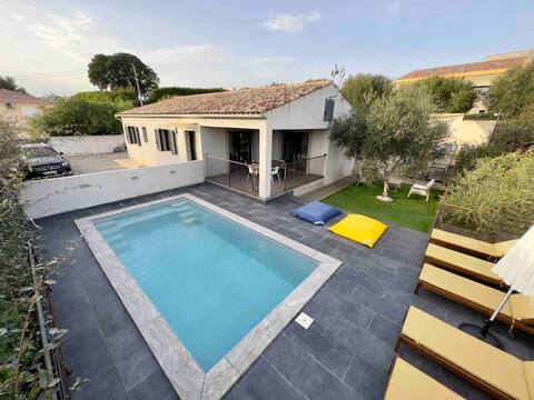 Pretty comfortable villa heated pool hot tub