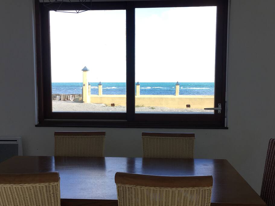 salle à manger vue mer