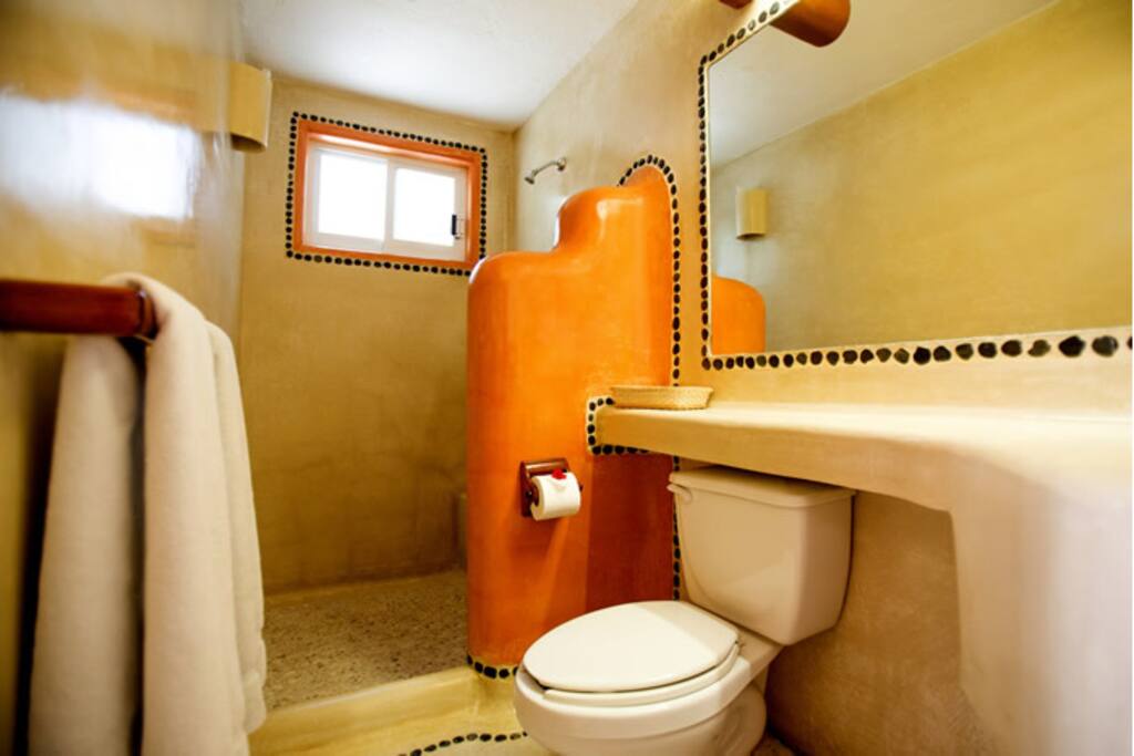 Baño cómodo y funcional