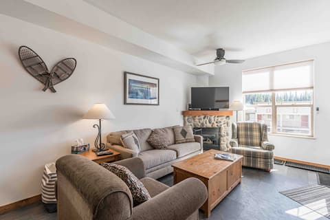 Top Airbnb: CreekSide Condo at Silver Star in North Okanagan C