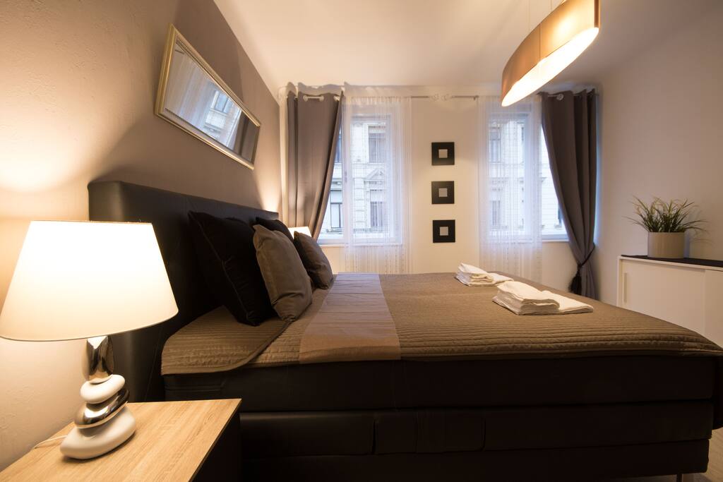 bedroom with boxspring bed
