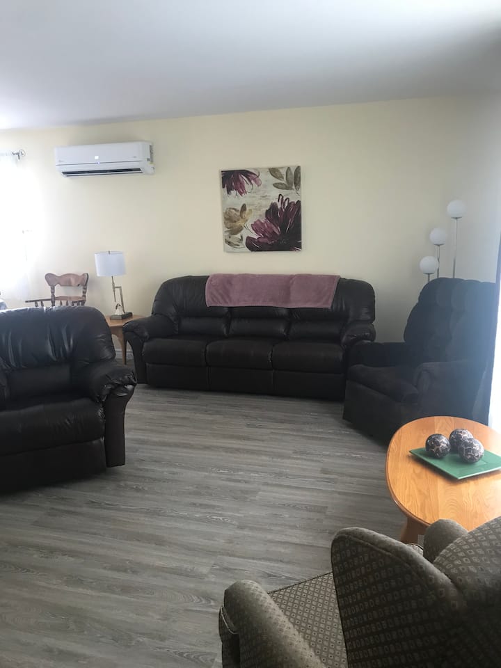 Kaye's Cozy Cottage @ Kings Point Beach Road - Cape Breton Island