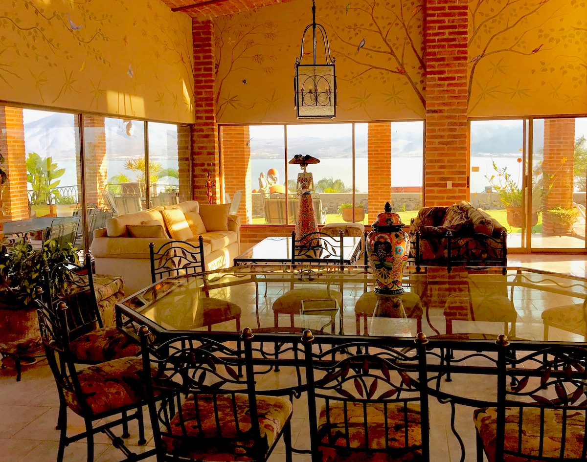 Top Airbnb: Luxury getaway with spectacular lake view en Chantepec (El Chante)