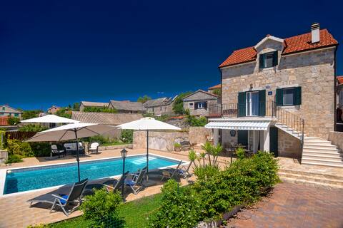 VILLA NIKOLA RUSTICAL STONE HOUSE WITH HEATED POOL