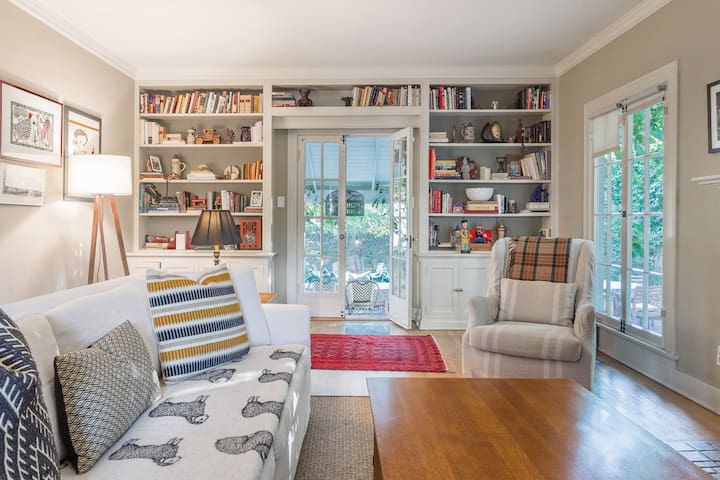 Garden Oasis 1920s Family Home in Windsor Square