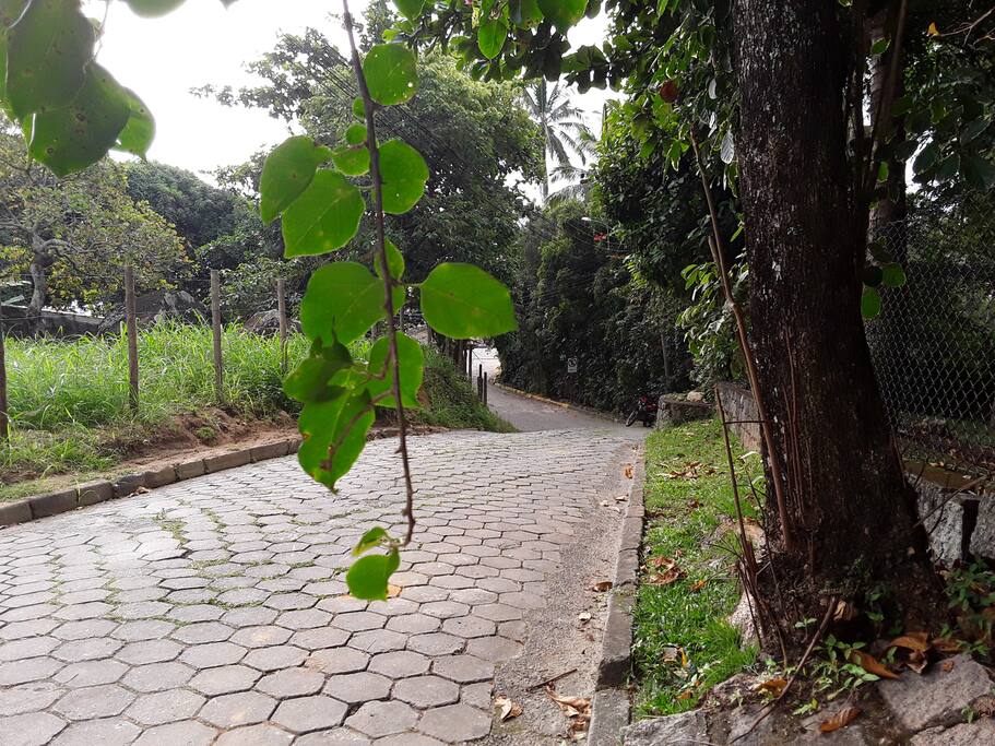 Caminho da praia até a casa