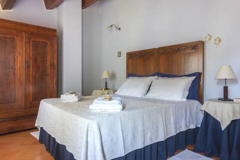 Borgo Medioevale  Siete Fuentes
I.U.N. Q3293