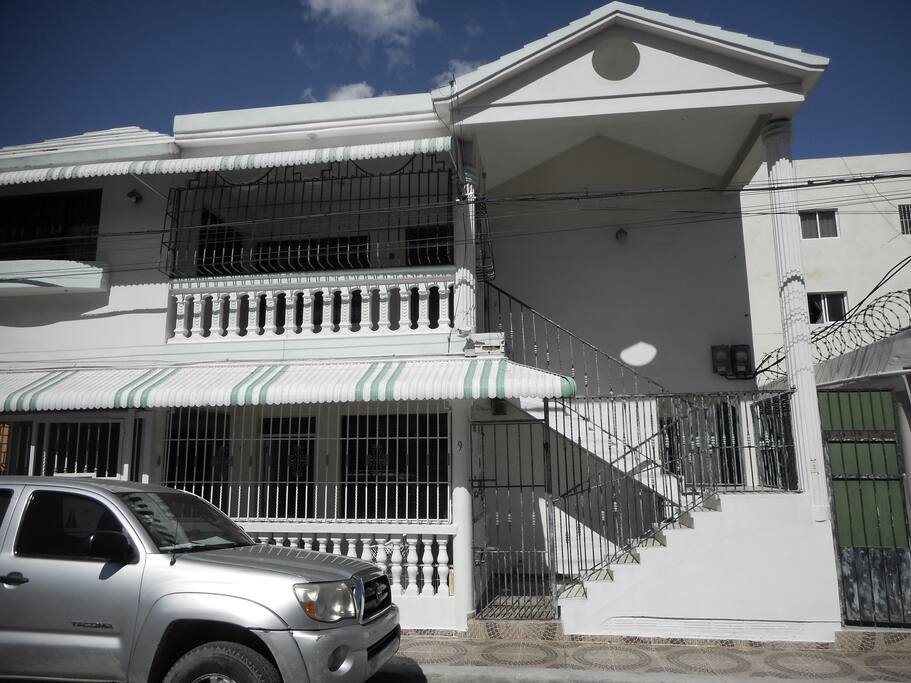 Portada Frontal de la Casa de Nurys