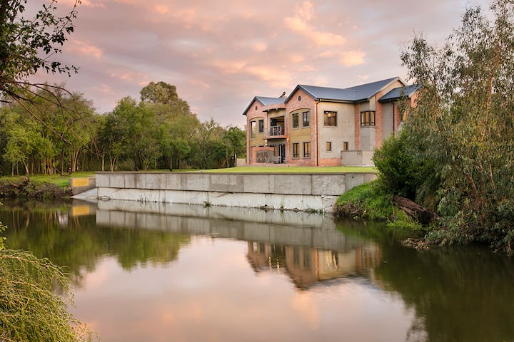 Monet House is luxury in open space!