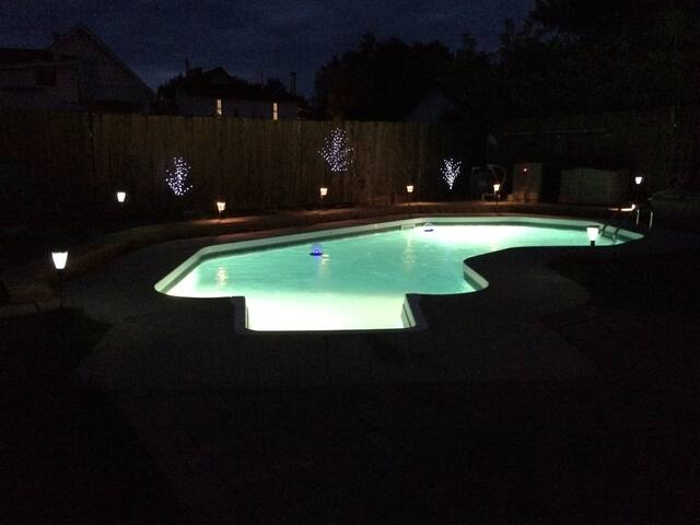 Private room at the Oasis