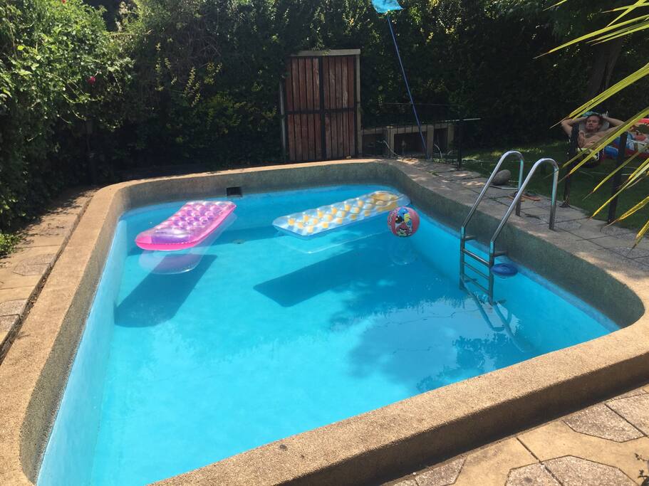 piscina en buen estado y mantencion semanal