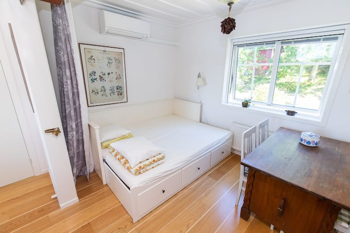 Sovrum 3 / Dhoma e gjumit 3 - 80x200 cm x 2