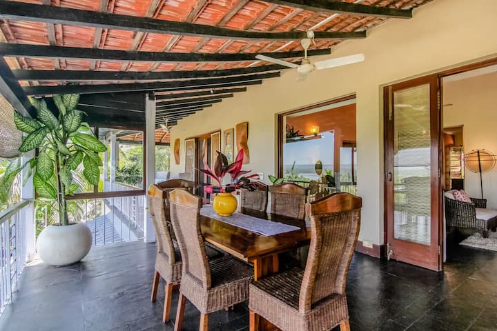 Dining area image 1