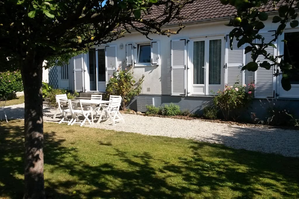 Maison vue du jardin