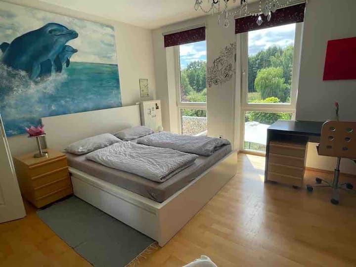 Townhouse in the countryside - Uninähe Red Room