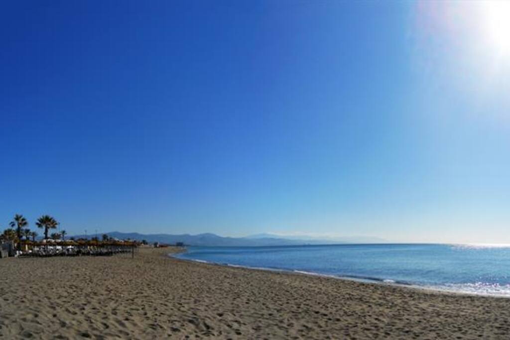 Near the Beach/Cerca de la playa
